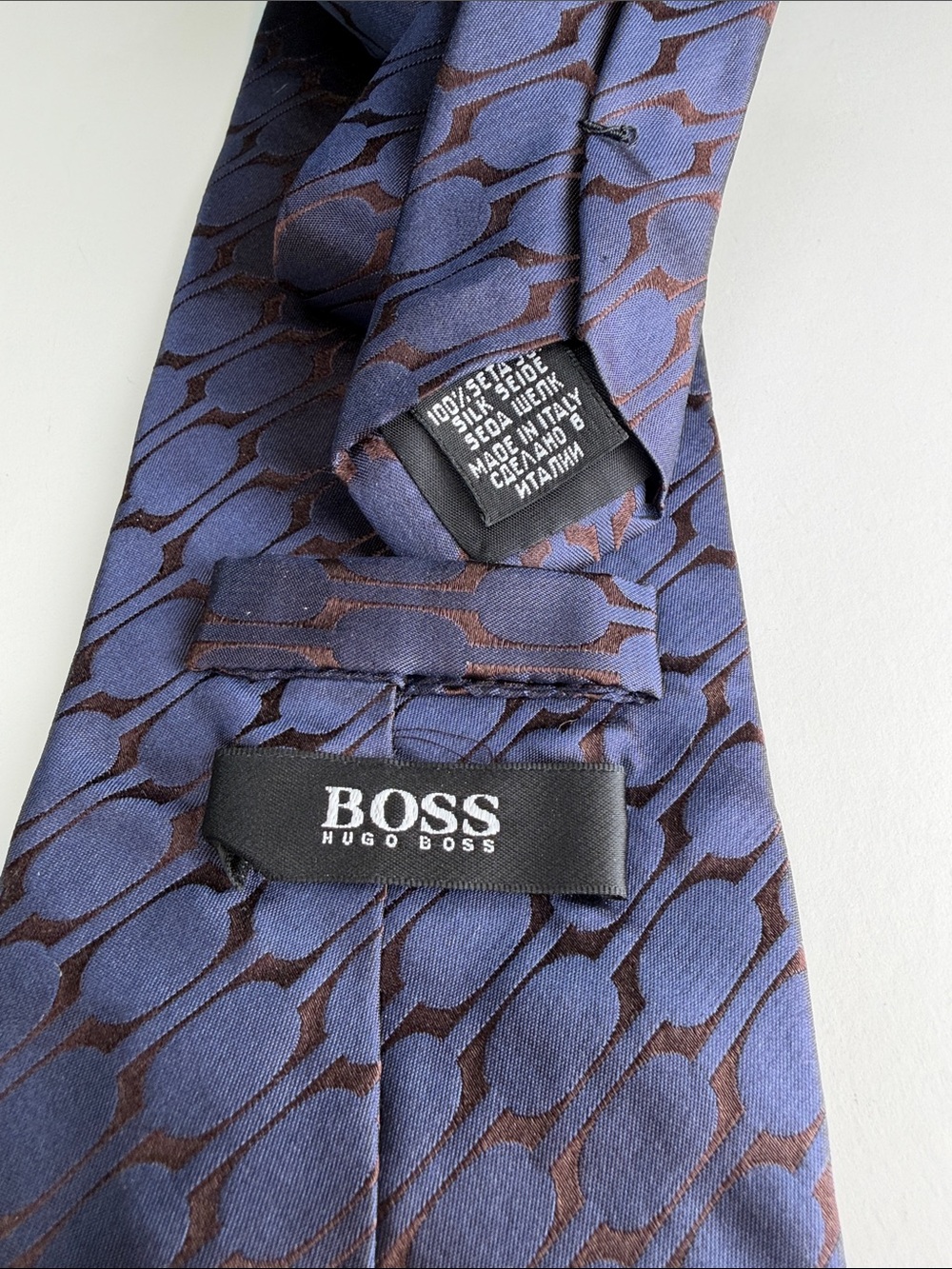 Hugo Boss 100% Silk Tie - Navy Circle-Link Print